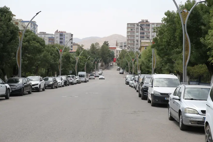 Hava 48 derece, cadde ve sokaklar bomboş: "Sıcaktan pişiyoruz" 5