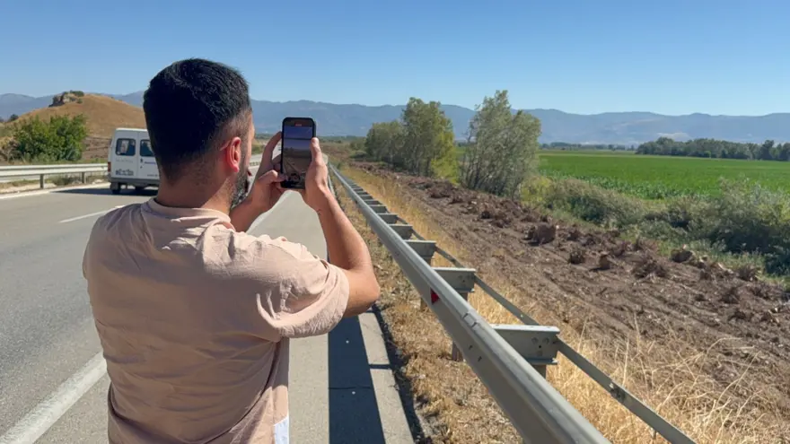 "SÖKÜP YERİNE YENİLERİ DİKİLİYOR" 4