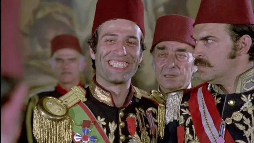 Kemal Sunal, Kemal Sunal kimdir, Kemal Sunal'ın ölüm yıl dönümü, Kemal Sunal'ın hayatı 7