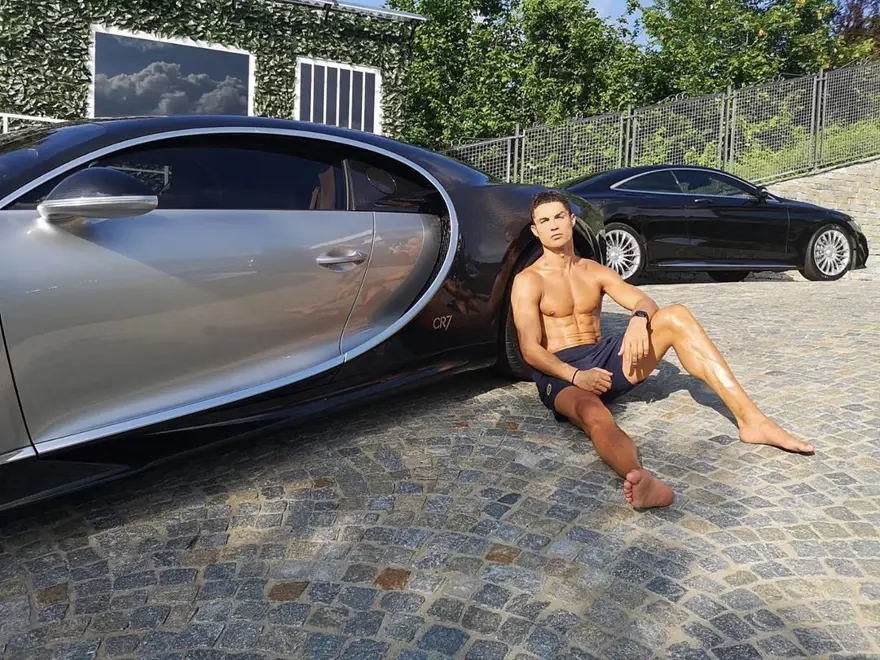 Cristiano Ronaldo yine Bugatti Centodieci ile gündemde 3