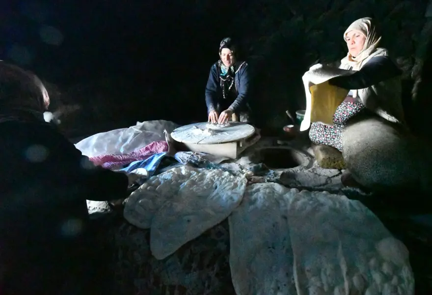 Doğu ve Güneydoğu Anadolu'nun vazgeçilmezi: Ramazan sofraları için yandı 