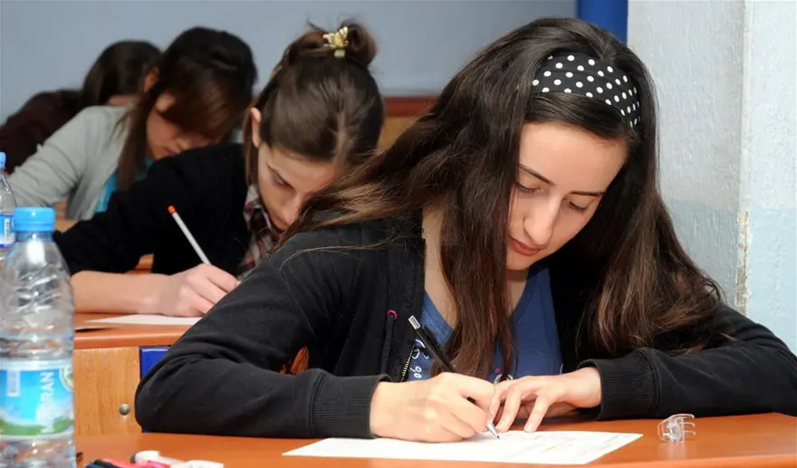 1.5 milyon aday ter döktü 21