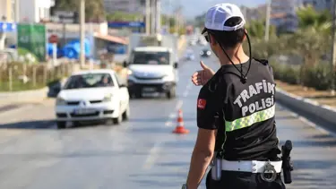 Trafikte makas atan sürücüye 8 bin 509 lira para cezası