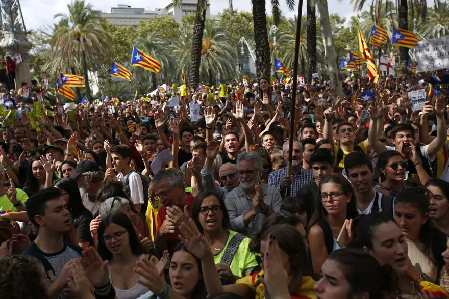 Katalonya'da referandum gerginliği büyüyor 2 Katalonya'da referandum gerginliği büyüyor 2