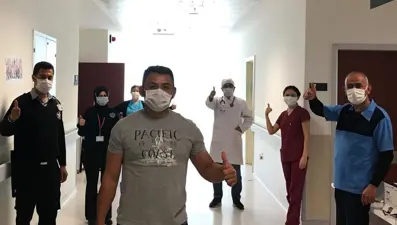 Antalya Finike'de ilk tanı konulan hasta corona virüsü yendi