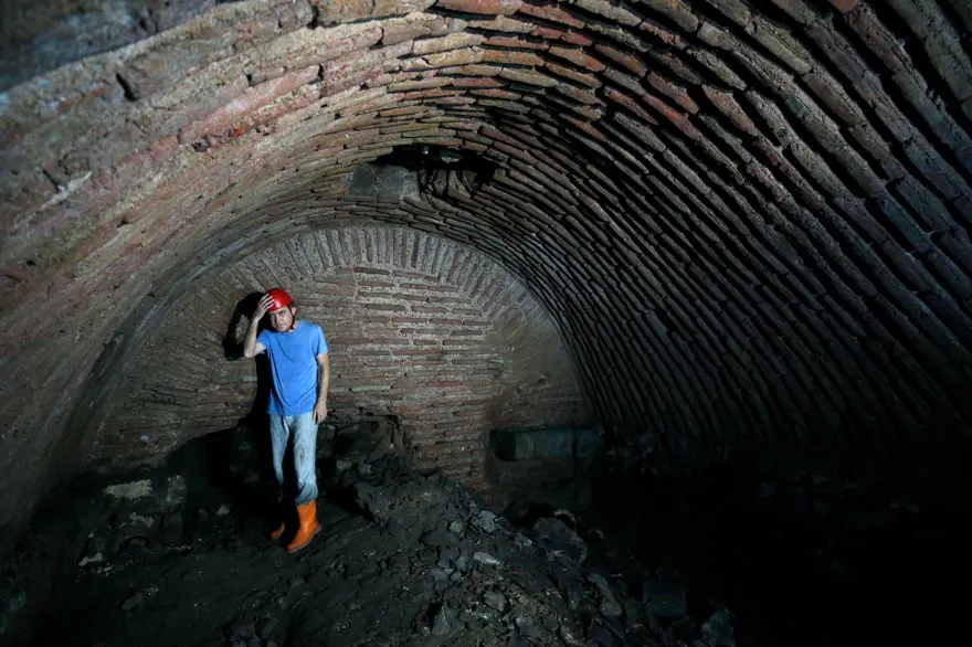 Ayasofya'nın en büyük yer altı yapıları görüntülendi 3 Ayasofya'nın en büyük yer altı yapıları görüntülendi 3
