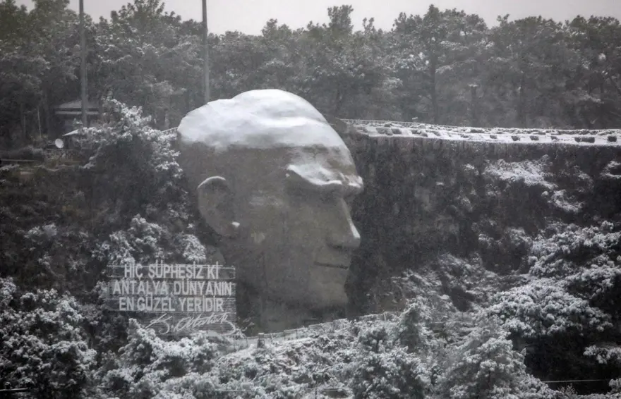 Antalya’ya 29 yıl sonra kar yağdı 44 Antalya’ya 29 yıl sonra kar yağdı 44