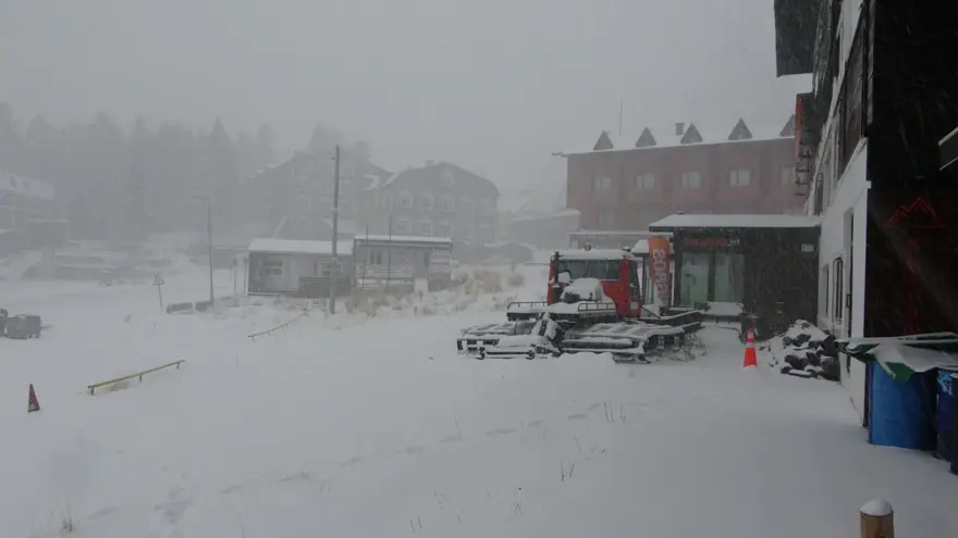 Uludağ'da kar kalınlığı 50 santimetreye ulaştı 