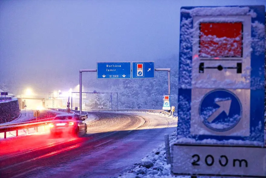Yurtta kar yağışı (İzmir'in yüksek kesimlerinde kar yağışı etkili oldu) 4