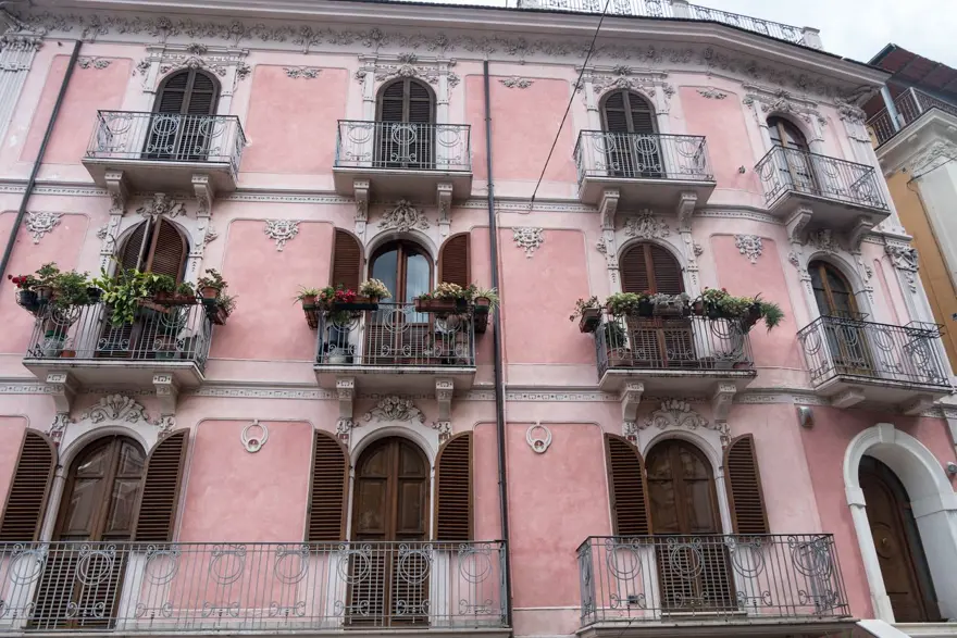 İtalya’da 1 Euro’ya evler satışa çıktı: 630 binadan 250'si satılıyor 31