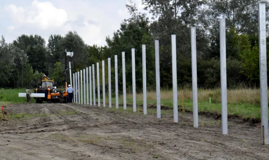 Macaristan-Sırbistan sınırına tel örgü 12 Macaristan-Sırbistan sınırına tel örgü 12