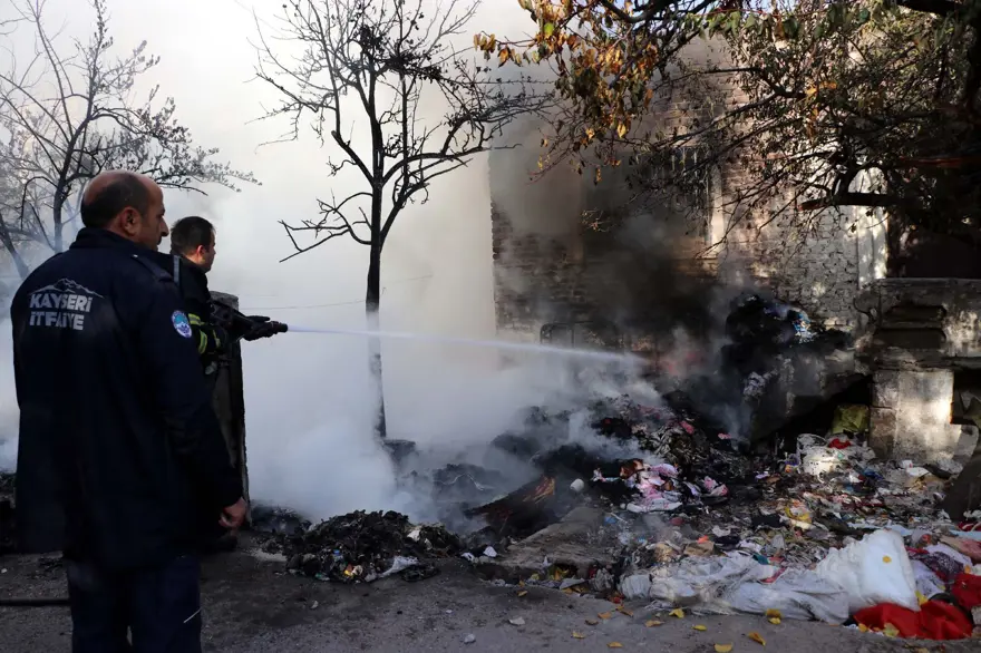 Kayseri’de müstakil evde yangın (“Kiracısını çıkarmak isteyenev sahibi başlattı” iddiası) 2