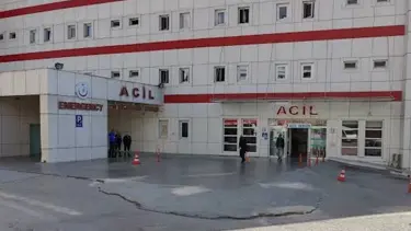 Silahını temizlemek isterken kazara kızını vurdu
