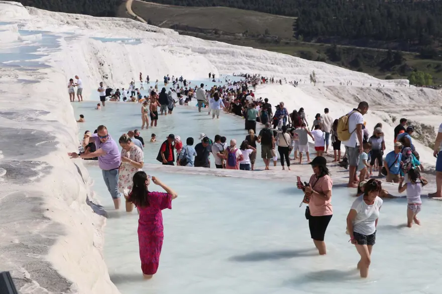 Pamukkale'de bayram yoğunluğu 