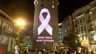 Galata Kulesi’ne pembe kurdele yansıtıldı