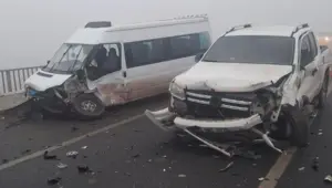 Diyarbakır’da 3 ayrı noktada zincirleme kaza: 21 kiş yaralandı Diyarbakır’da 3 ayrı noktada zincirleme kaza: 21 kiş yaralandı