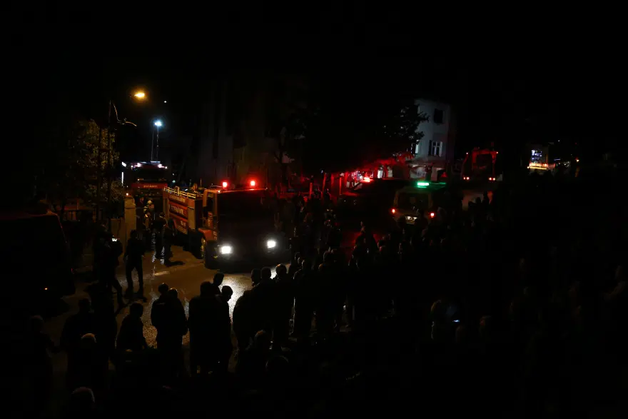 Adana'da yangın: 12 kişi hayatını kaybetti 19