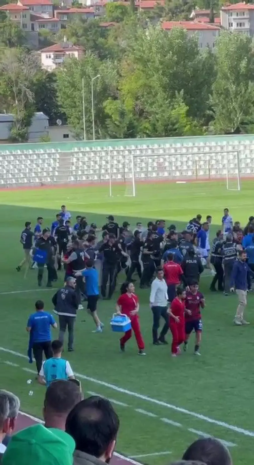 Amatör maçta saha karıştı 2