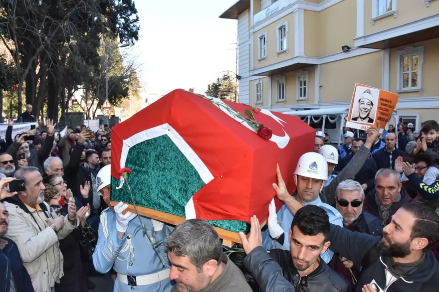 Münir Özkul son yolculuğuna uğurlandı 6 Münir Özkul son yolculuğuna uğurlandı 6