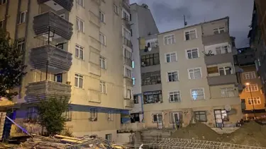 Bahçelievler'de yanındaki inşaat nedeniyle sallanan 8 katlı apartman tahliye edildi