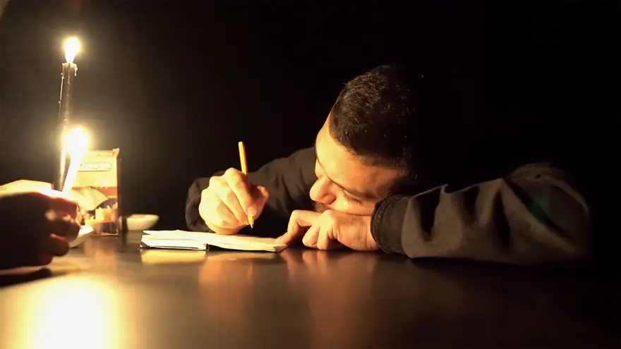 Performans sanatçısı müzede 40 gün karanlık odada kalacak 