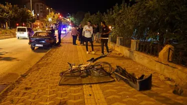Kaldırımda bisiklet kullananlara otomobil çarptı: 1 ölü