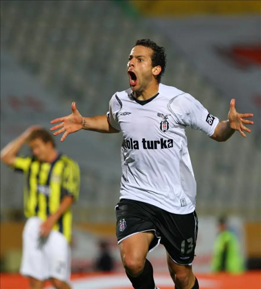 Beşiktaş: 4 - Fenerbahçe: 2 39 Beşiktaş: 4 - Fenerbahçe: 2 39