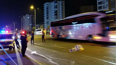 Önce kamyonet çarptı, sonra otomobil ezdi