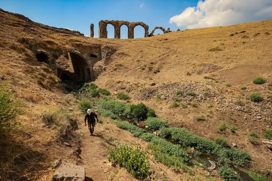 'Türkiye'nin kolezyumu'nda seçkinlere özel 1800 yıllık localar bulundu 18