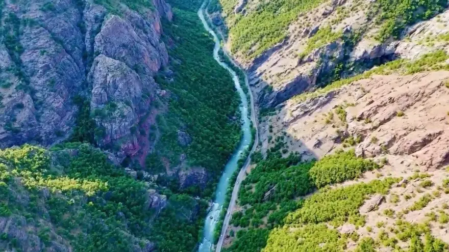 Munzur Vadisi’nden topladığı taşları sanat eserine dönüştürüyor 9