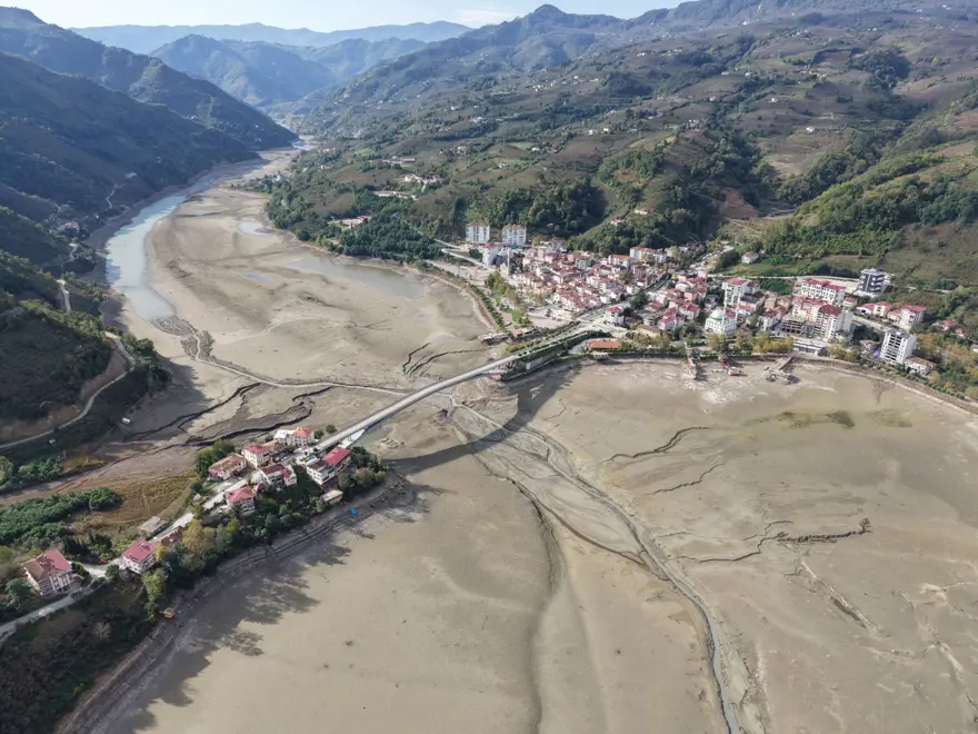 Gerçekler ortaya çıktı: "Sığ göl, ölü toprak, sönük ilçe" 3 Gerçekler ortaya çıktı: "Sığ göl, ölü toprak, sönük ilçe" 3