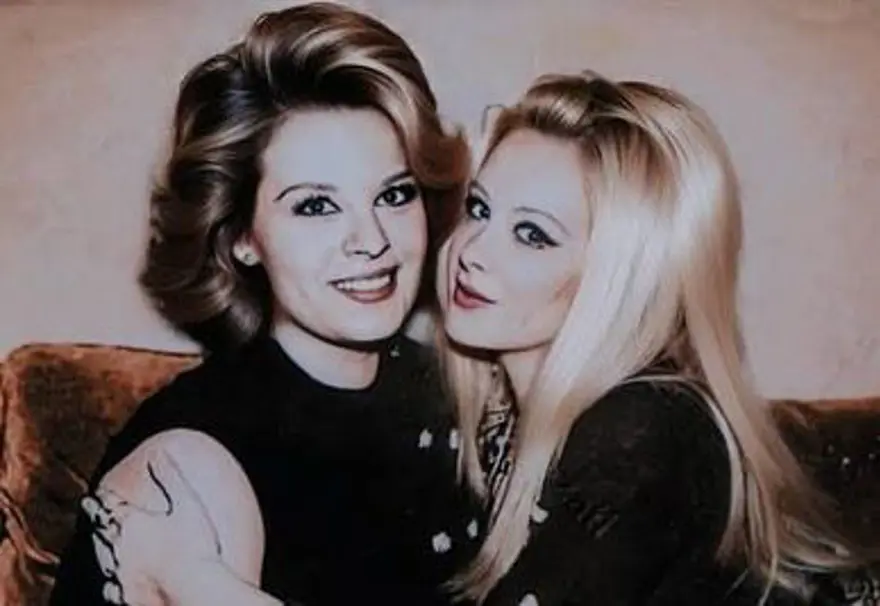 HÜLYA KOÇYİĞİT 2 HÜLYA KOÇYİĞİT 2