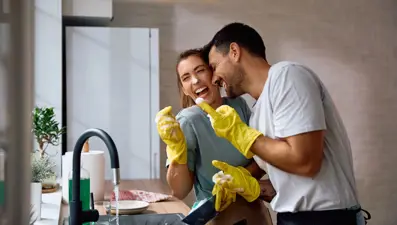 Psikolog açıkladı: Çiftlerin mutlu olmasını sağlayan basit alışkanlık