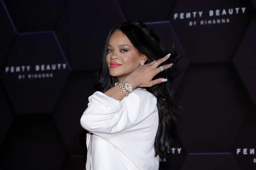Rihanna kitap çıkardı: The Rihanna Book 