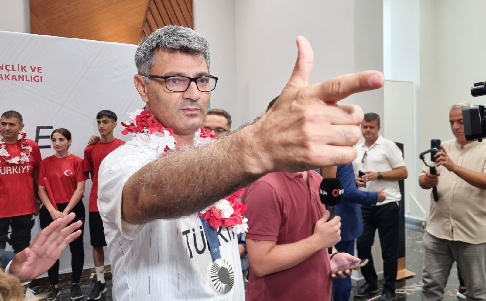 Dünyanın konuştuğu Türk sporcu: Yusuf Dikeç NTV'ye konuştu