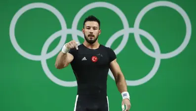 Daniyar İsmayilov, Milli Takım kampında çatal ile TOHM sporcusuna saldırdı