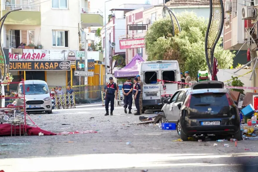 İzmir Torbalı’da patlama sonrası hasar tespit çalışmalarıbaşladı 