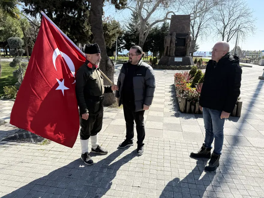 7 yıldır Şehitler için İstanbul'dan Çanakkale'ye yürüyor: 3 gün süren yolculuğun ardından Tekirdağ'a ulaştı 4