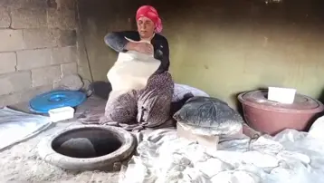 Tandır ekmeği geleneği sürdürülüyor