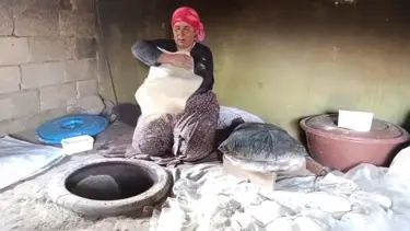 Tandır ekmeği geleneği sürdürülüyor