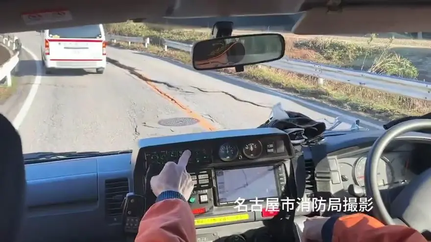 YOLDA YARIKLAR OLUŞTU 2 YOLDA YARIKLAR OLUŞTU 2