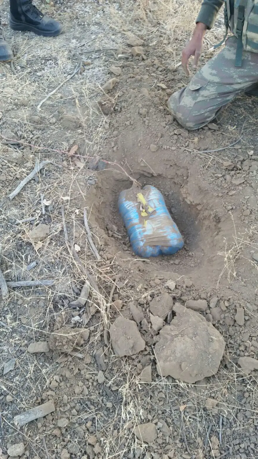 PKK'lıların hazırladığı el yapımı patlayıcılar imha edildi 