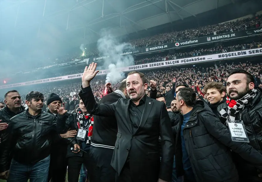 Vodafone Park'ta Sergen Yalçın izdihamı 1 Vodafone Park'ta Sergen Yalçın izdihamı 1