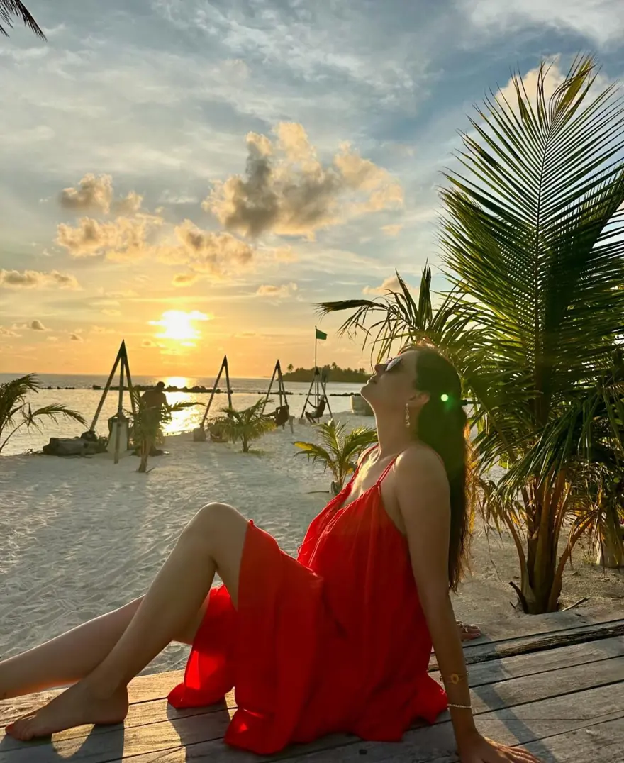 Berk Oktay ile Yıldız Çağrı Atiksoy'den Maldivler paylaşımı Berk Oktay ile Yıldız Çağrı Atiksoy'den Maldivler paylaşımı