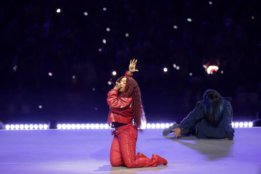 Dünyaca ünlü yıldızların akın ettiği Super Bowl'da şampiyon belli oldu 20