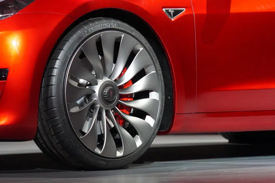 Tesla Model 3 görücüye çıktı 2