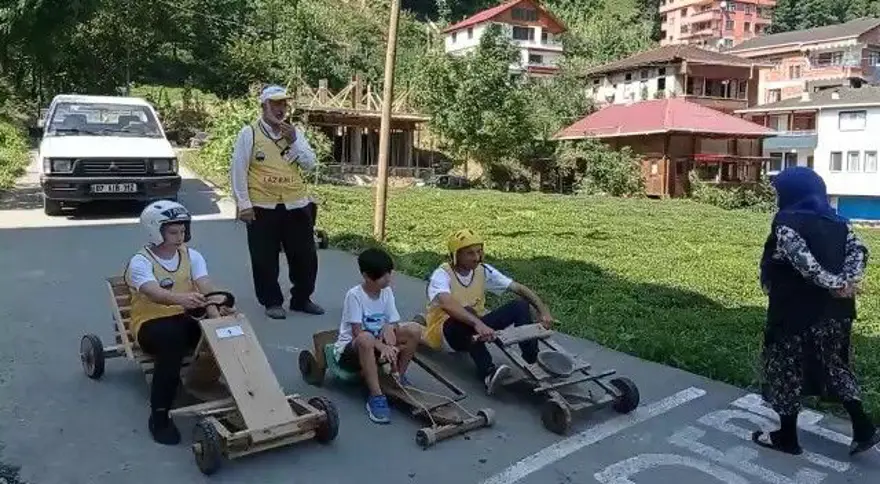 Rize'de tahta arabalar "Laz Ralli"de yarıştı 16 Rize'de tahta arabalar "Laz Ralli"de yarıştı 16