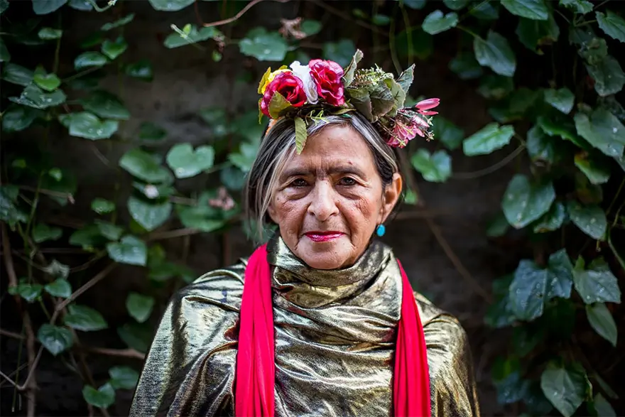 Frida Kahlo'yu taklitleriyle andı 2