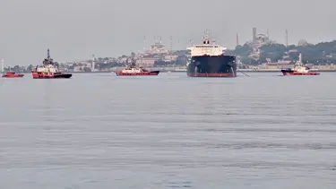 İstanbul Boğazı'nda gemi trafiği geçici olarak durduruldu