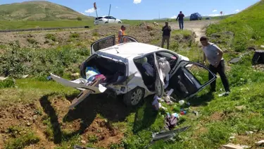 Bingöl'de kaza: Baba öldü, eşi ve çocuğu yaralı